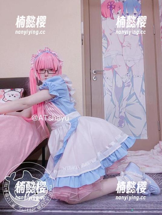 AT鲨 AT鲨的高清写真:校服情怀满分,而且绝对不乏味哦!