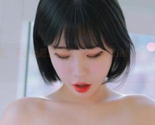 看全套图集时，不小心把注意力全给了Addielyn(에디린)家的白猫！