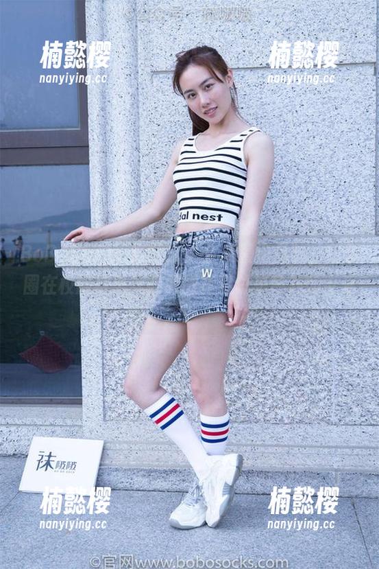 BoBoSocks袜啵啵 - 全集慢慢品味，甜甜圈在校服裤里丝的原图花絮总是意外的可爱！