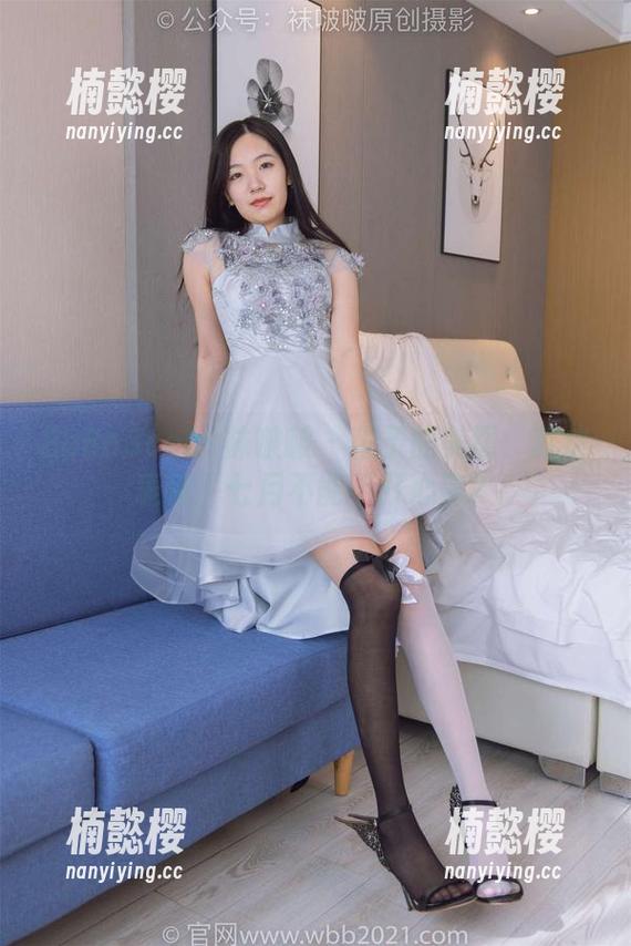BoBoSocks袜啵啵-稚予 BoBoSocks袜啵啵 - 稚予的美图:就这表情,七月不能不开心鸭?