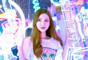Feilin嗲囡囡 – 图片共享时间到！施忆佳KITTY学妹的免费诱惑，速来围观！