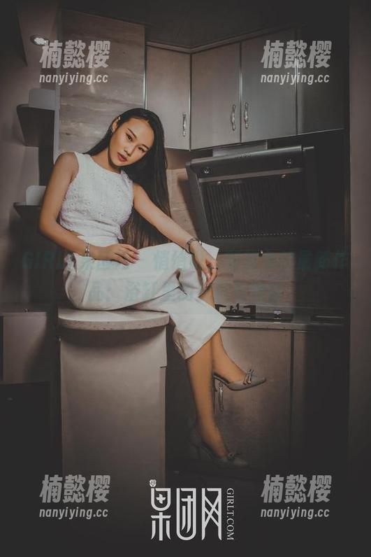 GIRLT果团网 - 悄悄说，酸酱兔的最新作品：浴缸里的沉默与期待