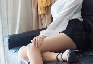 IMiss爱蜜社 – 最新写真集：黄歆苑与那条恍若无物的灰丝，自在得不得了