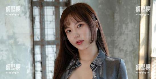 体验Seoyool(서율)的黑白——免费套图是个挑逗的姿态呀！
