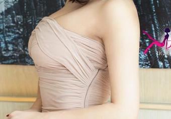 UGirls尤果网 – 小潘鼠的奶牛写真合集：太萌了，奶牛也会撒娇吗？