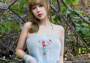 XINGYAN星颜社 – Emily尹菲近日更新的比基尼写真，图包里藏的都是我的小心心。