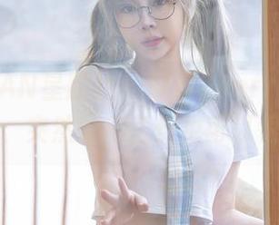 XINGYAN星颜社 – 晨晨Cherry的办公室在线，突然觉得工作也可以很有趣！