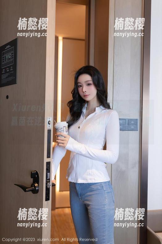 Xiuren秀人网-baby嘉茵 Xiuren秀人网 - 最新黑色套图,baby嘉茵在逆光下的那抹神秘光影,真让人想多停留几秒。