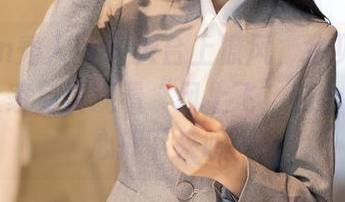 Xiuren秀人网 – 天台上撩风，佘贝拉bella带大家免费观看“风上飞”的合集！小心摔下来哦。