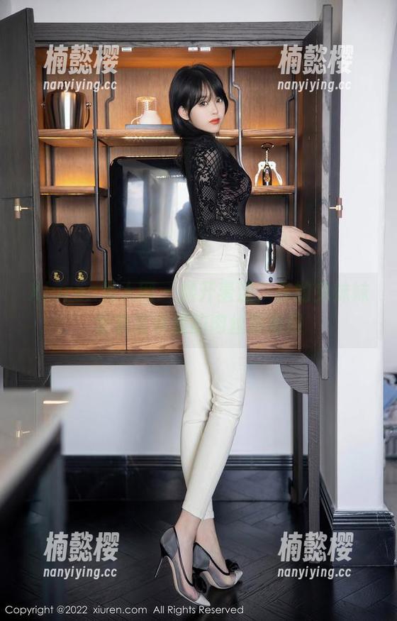 Xiuren秀人网-你的兔妹妹 Xiuren秀人网 - 抛开羞涩,你的兔妹妹全套写真里的肉丝真面目