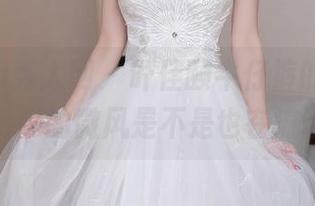 Xiuren秀人网 – 叶佳颐牛仔裤的写真，照片中的微风是不是也在流动？