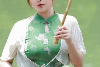 Xiuren秀人网 – 抖娘利世的棉袜狂想曲：这次下载，袜子也要跟上节奏