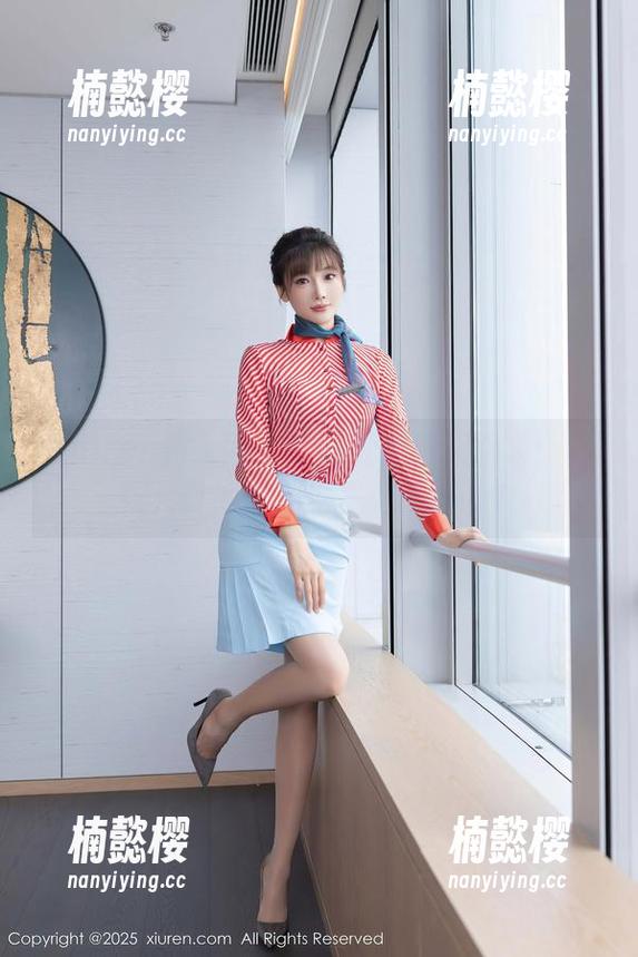 Xiuren秀人网 - 陆萱萱眼镜新图集：看镜片外的世界也是如诗如画？