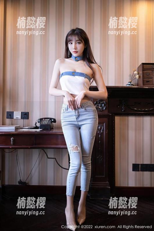 Xiuren秀人网-陈思琪 Xiuren秀人网 - 不一样的圣诞树,陈思琪的精选集总让我分心