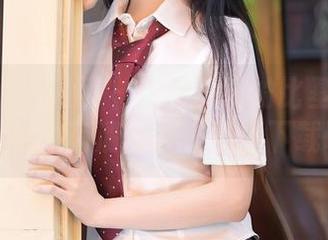 Xiuren秀人网 – 让韩珊珊的比基尼成为你手机的高清壁纸，赶紧下载吧！