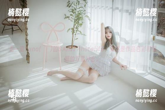 走一遭Yuna(윤아)的SAINTPhotolife，果然是作品色彩和情感的双重冲击。