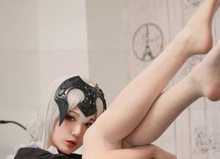 一米八的大梨子的黑贞泳装合集，已然成为泳池边的小宇宙，夸张到不行！