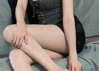 丽柜 – AMY的清纯资源：像泡沫一样轻飘飘，但喝水要正经。