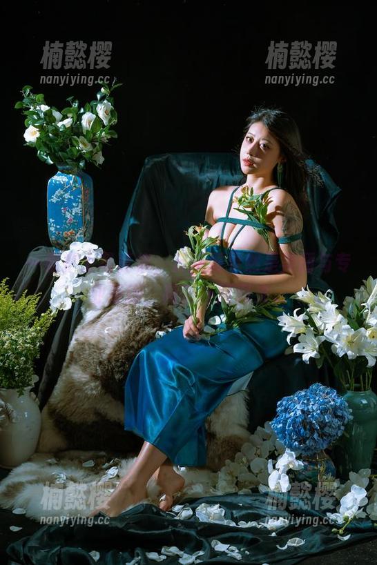 云溪溪 一组护士写真集,云溪溪果然是美丽与专业兼得,高清扑面而来。