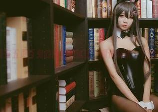 沉浸在五更百鬼的粉色细腻里，顺便刷新一下壁纸吧