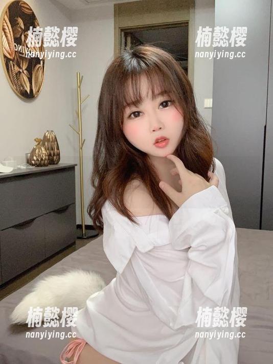 守着依依超级懒的高清圣诞礼物，让我想起了儿时的期待！