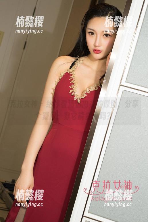 克拉女神-汤怡 克拉女神 - 给你看汤怡内衣的原图,分享个疑问:穿它能变身吗?