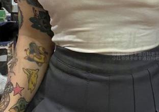 微密圈 – 卡通百科老王在这儿，眼镜亮一下，最新图集来袭。