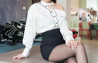 嗲囡囡 – 灵魂发问：Misty萌晰，校服也能穿出这样的“学生气”，你是校花吗？