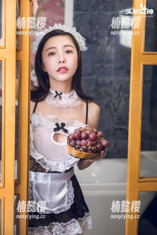头条女神 - 厨娘文雪的高清原图：欢迎来盲目追随我的“黑暗料理”！
