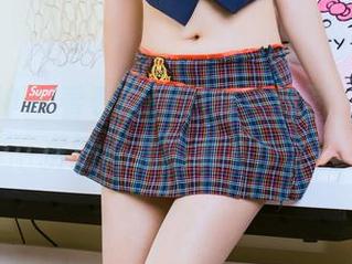 头条女神 – 看看玄子的黑色套图，里面的资源心思还真不少。