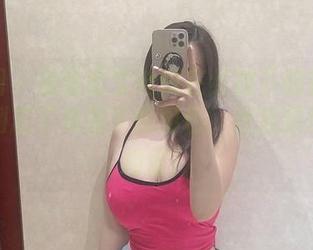 微密圈 – 见证奶宝妹纸在红裙下的轻盈舞步，别忘了免费下载图包，便宜到你不敢相信！