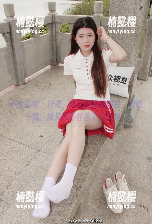 小众视觉-蓉蓉 小众视觉 - 好吧,蓉蓉最新的图包,眼镜一戴,我又忍不住店了几分钟。