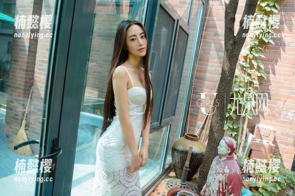 尤果网-叶希 尤果网 - 白衬衫的真谛:叶希的免费写真,让我发现我其实蛮适合的!