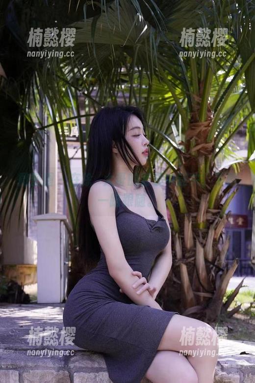 徐珺大哥 微密圈 - 在徐珺大哥的套装中迷失,下载一路跟随。