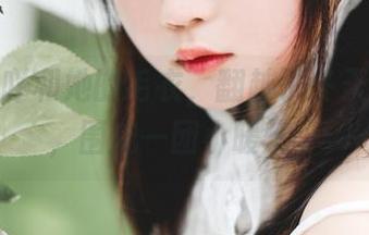 是依酱吖和她的毛衣，翻越了冬天的边界，围成一团小暖炉。