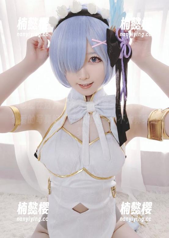 朝雾爱 我也想在这片“女友”的早雾里转转,朝雾爱的写真好像带我进入一个不太真实的梦。