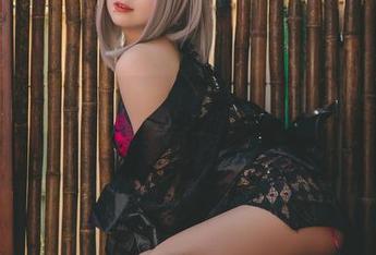 末夜787的运动写真集，我的目光不小心滑了