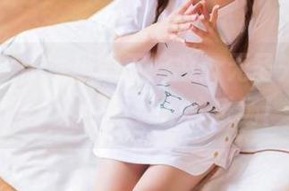 果团网 – 照片里的王婉悠：无圣光，不无聊，办公室也是欢乐场！