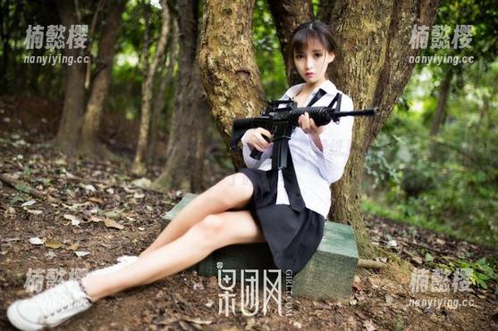 果团网-陈诗诗 果团网 - 在陈诗诗的世界里,温柔与高清壁纸更配哦,你准备好了吗?