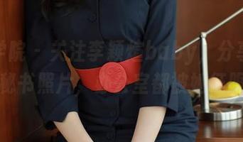 模范学院 – 关注李颖煊baby，分享她的高清秘书照片，办公室都被她征服了。