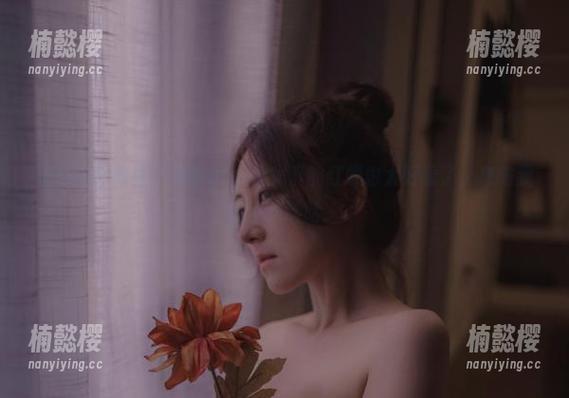 这私拍图集里，樱晚gigi逆光下的红蝶也太好看了，忽略我的心声哈哈。