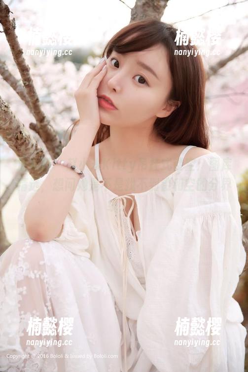 波萝社-赵小米Kitty 波萝社 - 赵小米Kitty吊挂式镂空:图库精选,想问她是不是找不到镂和空的分界线了?