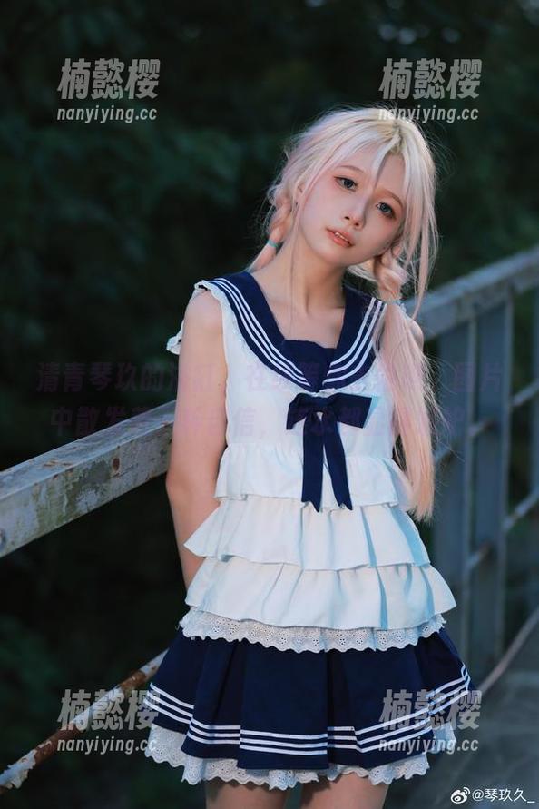 清青琴玖 清青琴玖的浴缸,在线等你去偷瞧,图片中散发着一种自信,连水都显得嫉妒。