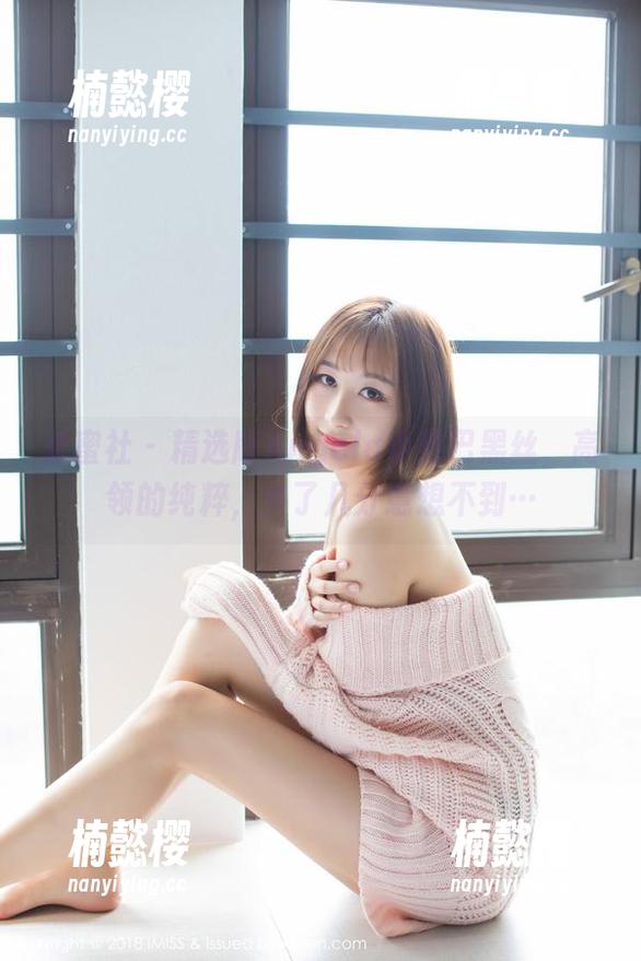 爱蜜社-Angela小热巴 爱蜜社 - 精选版Angela小热巴黑丝,高领的纯粹,多了几分意想不到…