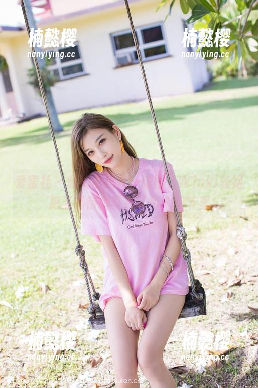 爱蜜社 - 私拍不只是一张图，Winki丝姬把圣诞情绪写在了每个细节里