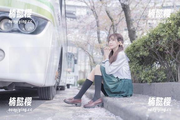 王羽杉 全套王羽杉美脚图包,底儿踢了,脚趾头出道,个个都是非凡的表情。
