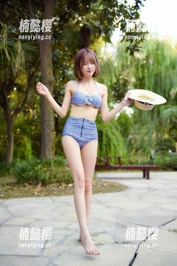 你见过王羽杉的泳装合集吗？总觉得她在跟海浪赛跑，但我完全没心思看海。