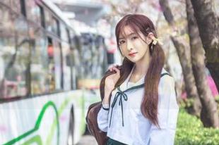白丝与王羽杉的邂逅，照片内容想必不乏幽默感，图包赞赏随意。