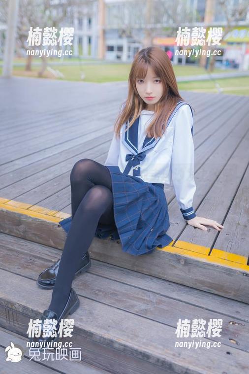 祖木子 祖木子的家居写真,带你走进沙发上的荒诞剧场!