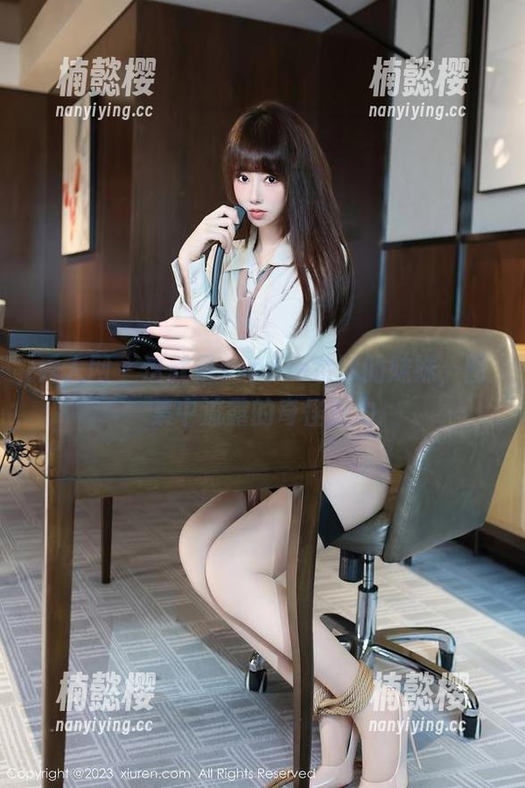 秀人网 - 这就是sophie余冰的妹妹，图集中流露的奇怪魅力